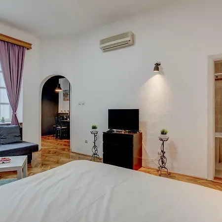 Dora Apartment