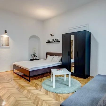 Apartment Dora *